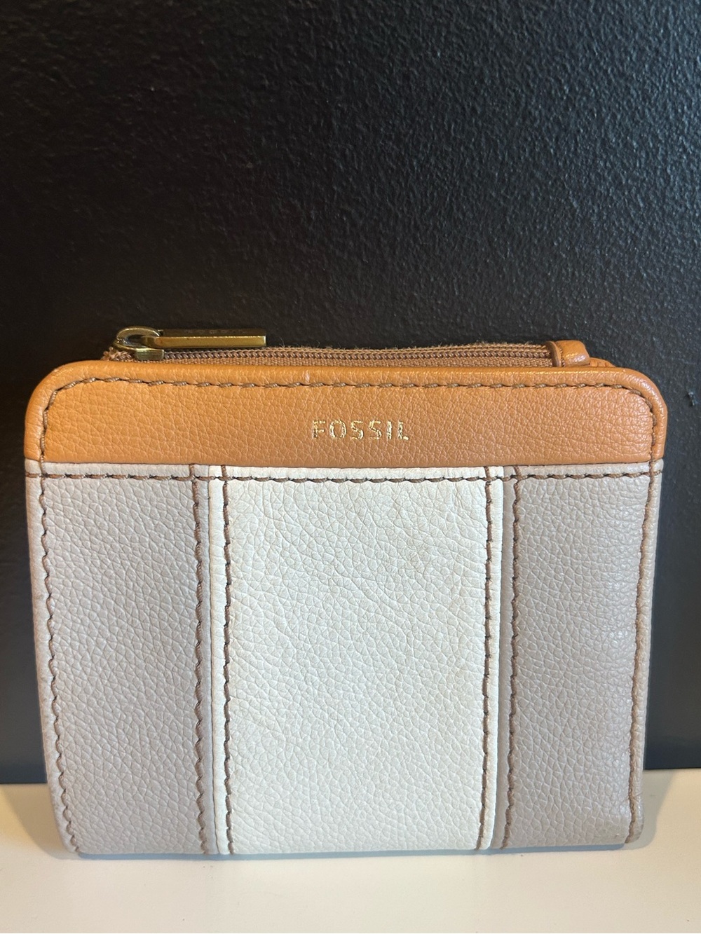 Fossil Jori mini bifold wallet - like new!